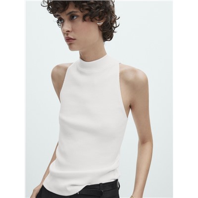Top halter canalé detalle corte hombro