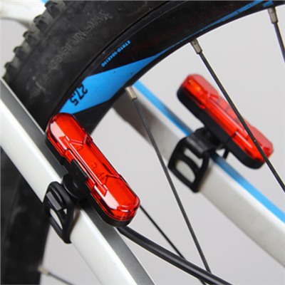 Фонарь задний COMIRON TA10 корпус: ABS, IPX5; свет: COB(5LED), 80lm; аккум: 220mAh, USB; четыре режима, поворотный на 360С. /уп 10/500/