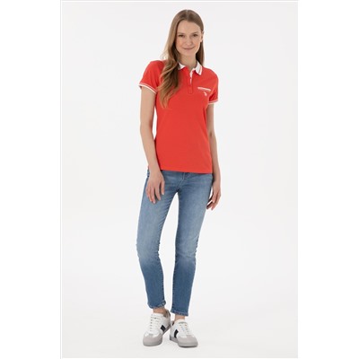 Женщина Red T -Fish Surprise Discount в корзине