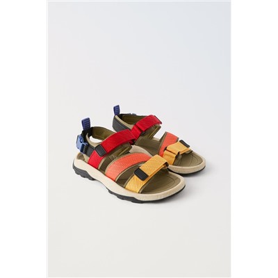 SANDALIA TIRAS MULTICOLOR