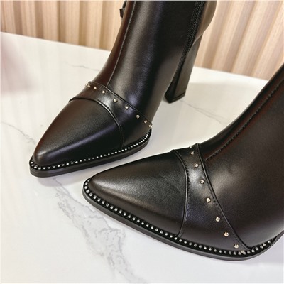 Сапоги короткие lv
