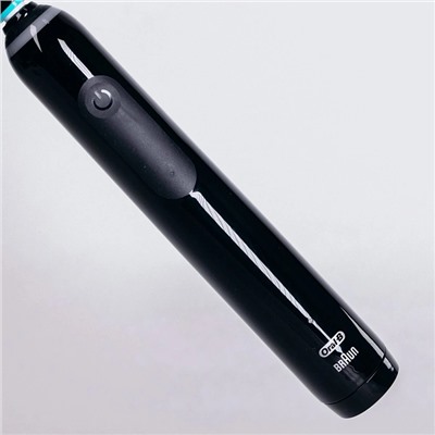 Электрическая зубная щетка Oral-B Pro 3 3500 Cross Action Black