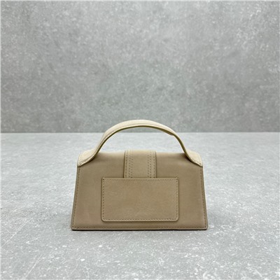 сумка jacquemus le bambino