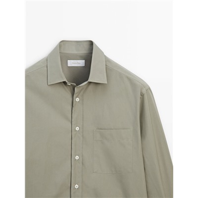 Camisa popelín bolsillo regular fit
