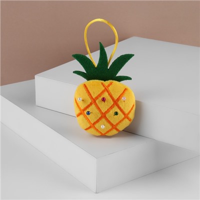 Игольница с петлёй «Ананас», 6.5×6.5×3 см, жёлтая