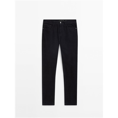 Pantalón tejanero micropana tapered fit