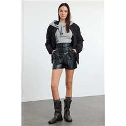 Черные мини -шорты и Бермудские острова Twoaw25sr00050