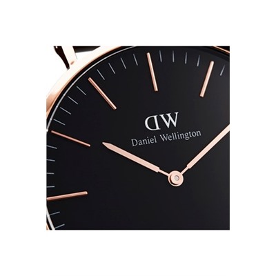 Reloj de cuarzo de acero inoxidable chapado en oro rosa Classic Dover