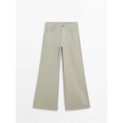 Pantalón fluído corte recto