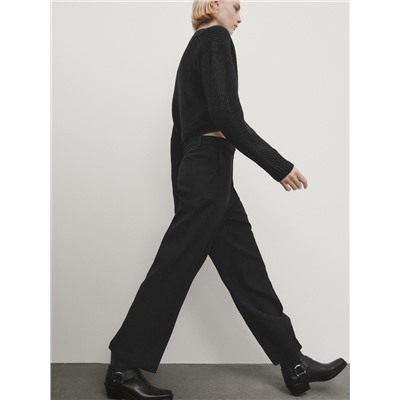 Pantalón liso negro corte recto