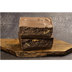 Шоколад молочный с грецким орехом 800гр