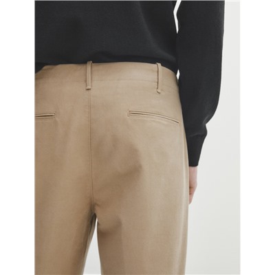 Pantalón chino microsarga tapered fit