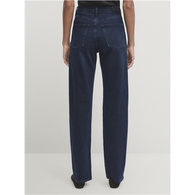 Jeans tiro alto straight fit