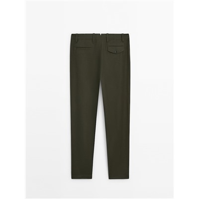 Pantalón chino mezcla lana relaxed fit