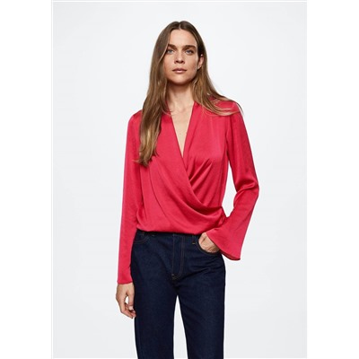 Blusa satinada cuello cruzado -  Mujer | MANGO OUTLET España