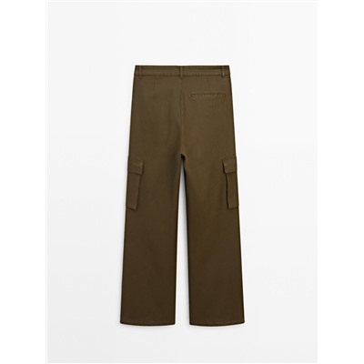 Pantalón cargo encerado