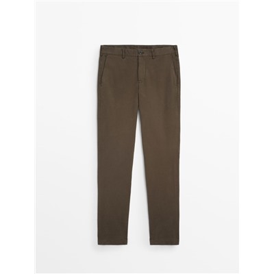 Pantalón chino mezcla algodón slim fit