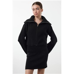 Черная очередь в трикотажной команде Яка Twopper Twoaw25au00012