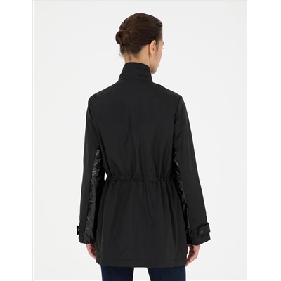 Сезонное пальто черного Slim Fit