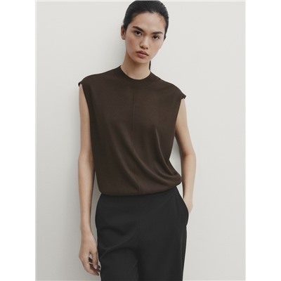 Top mezcla lyocell cuello subido