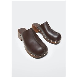 Zueco piel tachuelas -  Mujer | MANGO OUTLET España