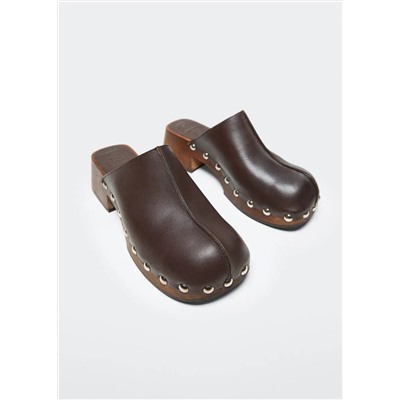 Zueco piel tachuelas -  Mujer | MANGO OUTLET España