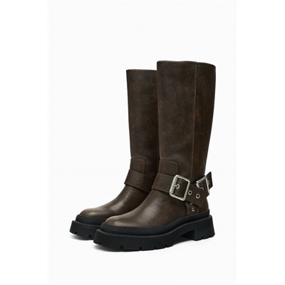 FLAT TRACK SOLE BOOTS WITH BUCKLES