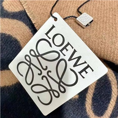 Классный яркий двухсторонний шарф Loew*e 💛