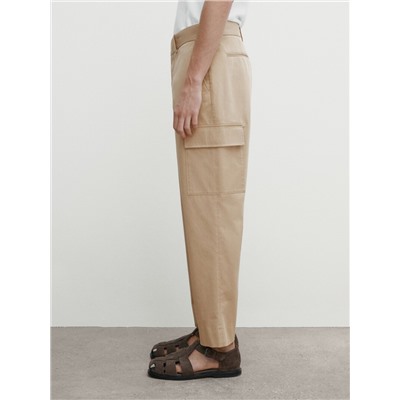 Pantalón cargo tapered fit