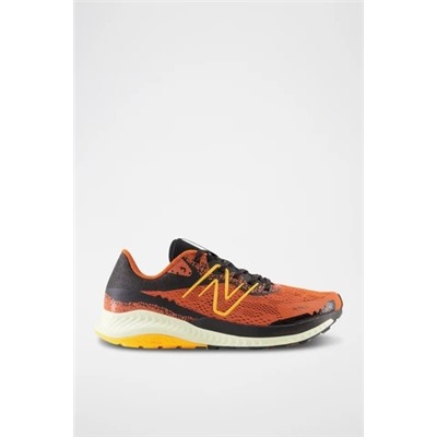 Zapatillas de trail DynaSoft Nitrel V5 Cayenne - Naranja y negro