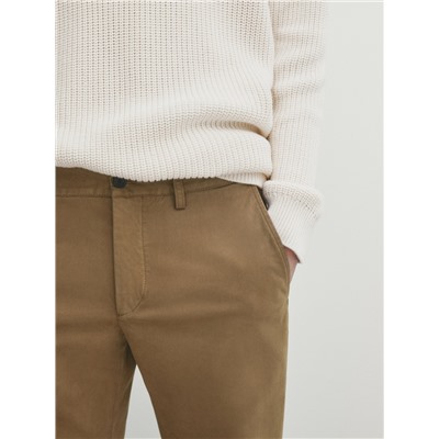 Pantalón chino mezcla algodón slim fit