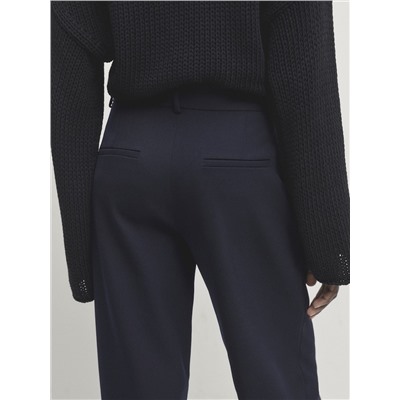 Pantalón liso azul marino corte recto