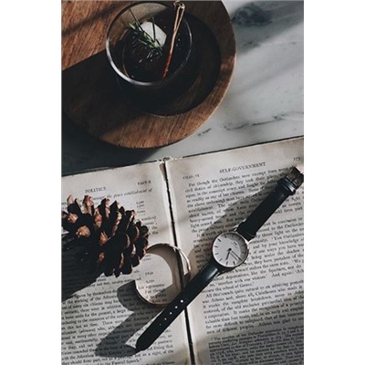 Reloj de cuarzo de piel Petite Reading - Negro y plateado