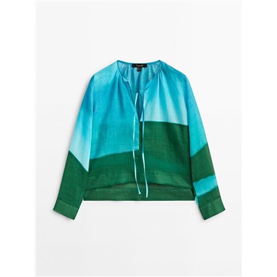 Blusa estampada crop ramio cordones