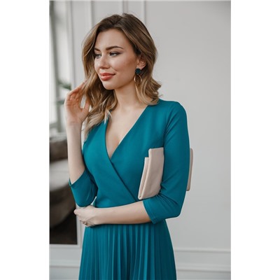 Платье с юбкой плиссе