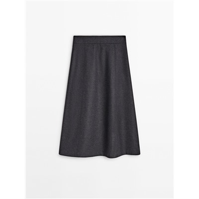 Falda midi gris con lana
