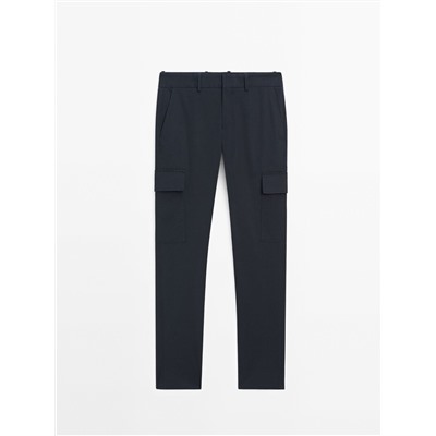 Pantalón cargo tapered fit