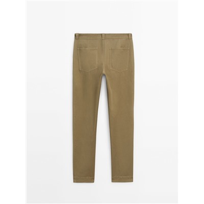 Pantalón con algodón y lino relaxed fit