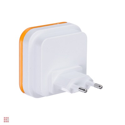 Ночник в розетку 220-240В, пластиковый с датчиком освещения LED