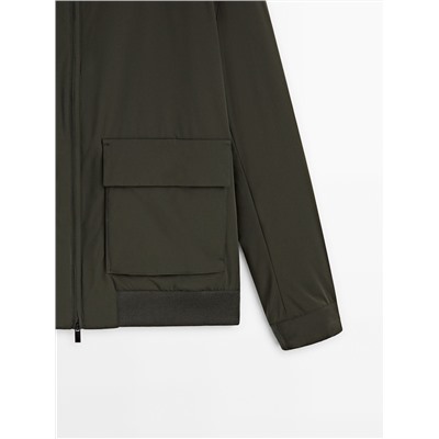 Chaqueta bi-stretch bolsillos