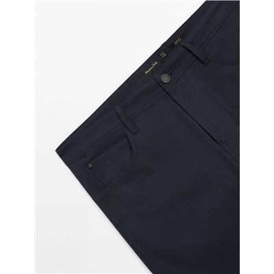 Pantalón tejanero slim fit