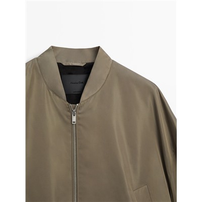 Chaqueta bomber satinada