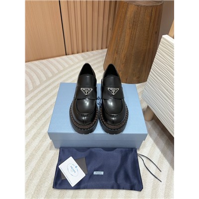 Лоферы prada