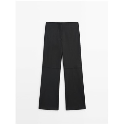 Pantalón encerado detalle costura