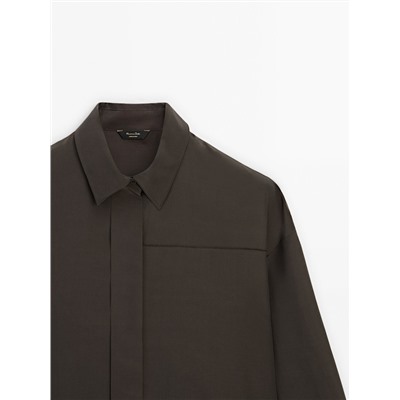 Camisa con seda detalle costura