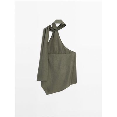 Top asimétrico cuello halter