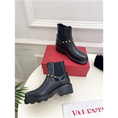 Челси VALENTINO
