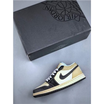 Кроссовки Nik*e Air Jordan 1 Retro Low SE  AJ1
