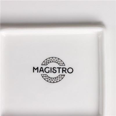 Блюдо фарфоровое для подачи Magistro «Квадрат Бланш», d=26 см, цвет белый