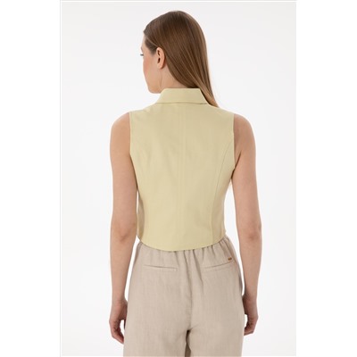 Женщина Open Khaki с коротки